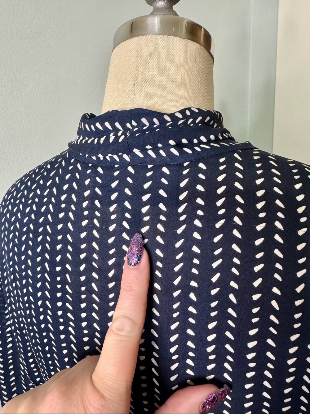 Classiques Entier 100% Silk Navy Blue Printed Tie Neck Blouse XL - Picture 7 of 12